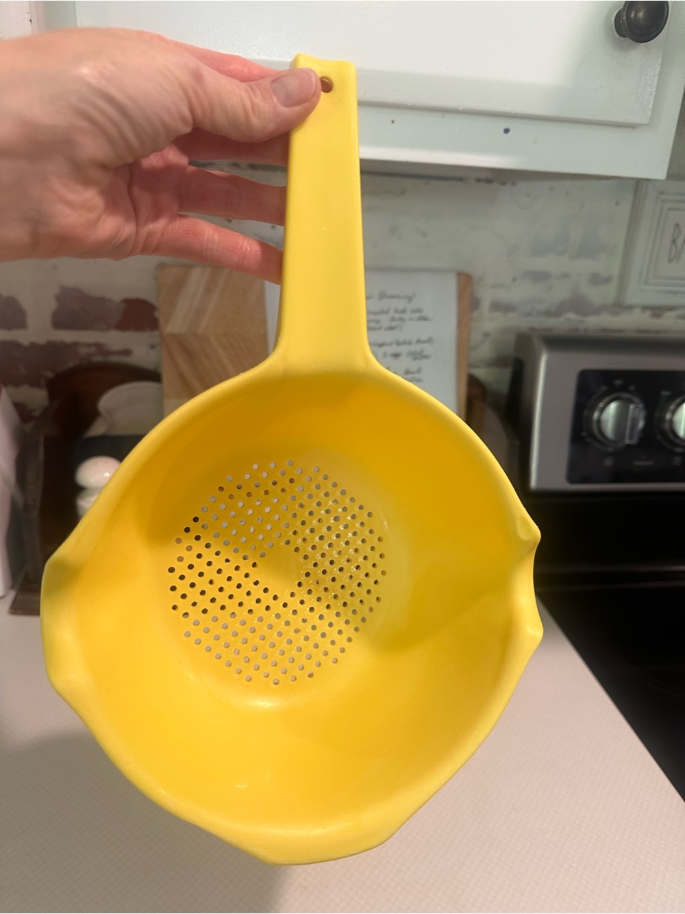 Rubbermaid #2930 1 Quart Yellow 2 Spout Strainer Colander w/ Handle Vintage EUC